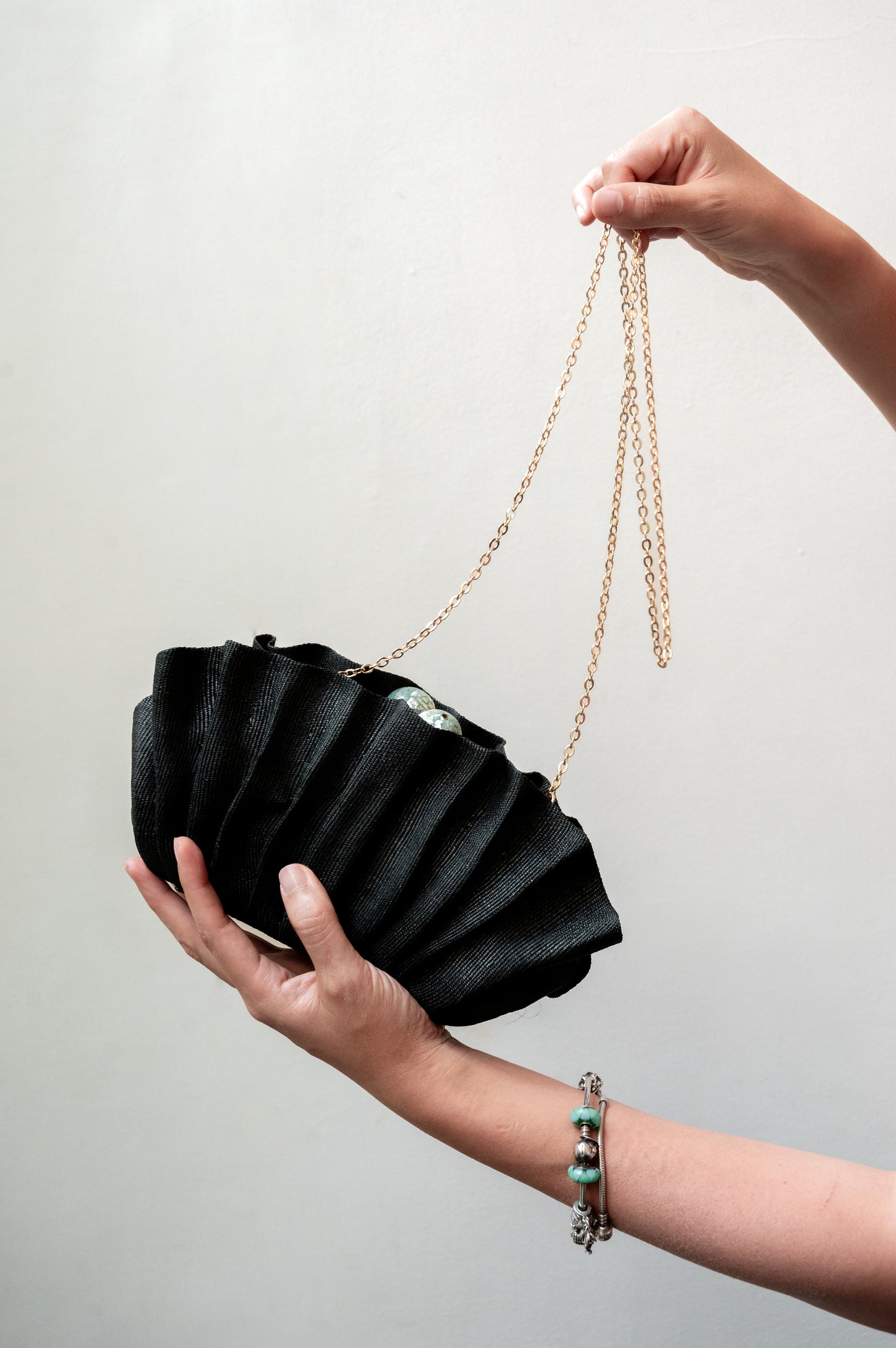 Josephine Clamshell Clutch Black