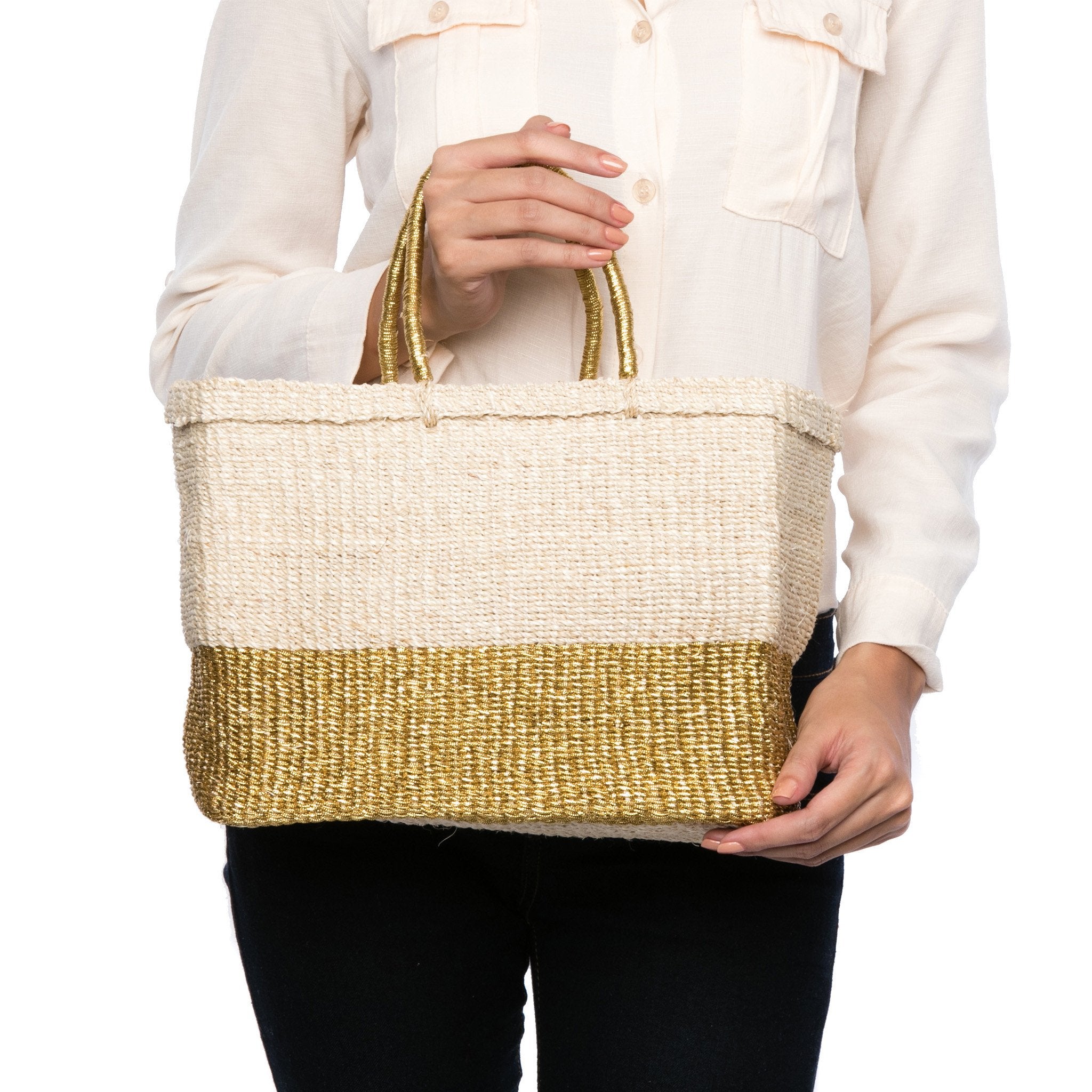 Golden Hour Tote – Stylish handwoven abaca shopper bag with polka dot cotton lining and leather trim, perfect for summer outings and beyond.