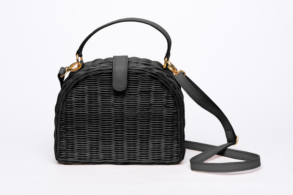 Half Moon Wicker Purse Black – Handwoven natural wicker bag with soft nude leather strap and magnetic closure, perfect for everyday wear.