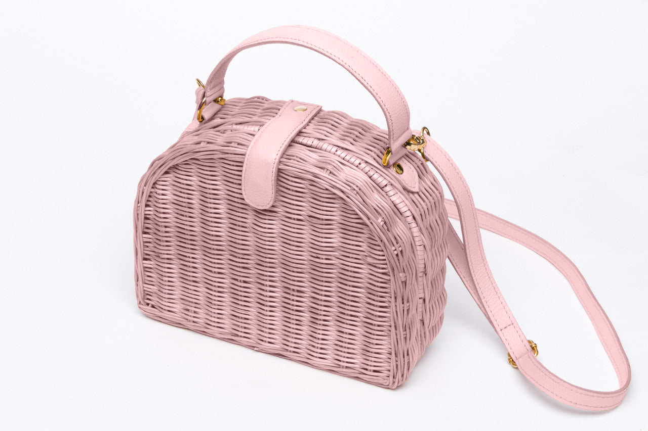 Half Moon Wicker Purse Blush Pink – Handwoven natural wicker bag with soft nude leather strap and magnetic closure, perfect for everyday wear.